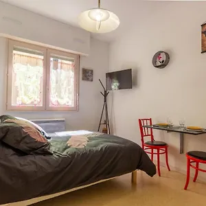 studio-place-foch.midi-pyreneeshotels.com/